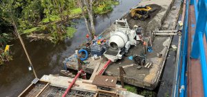 Bomba mezcladora de hormigón soporta la construcción de puentes