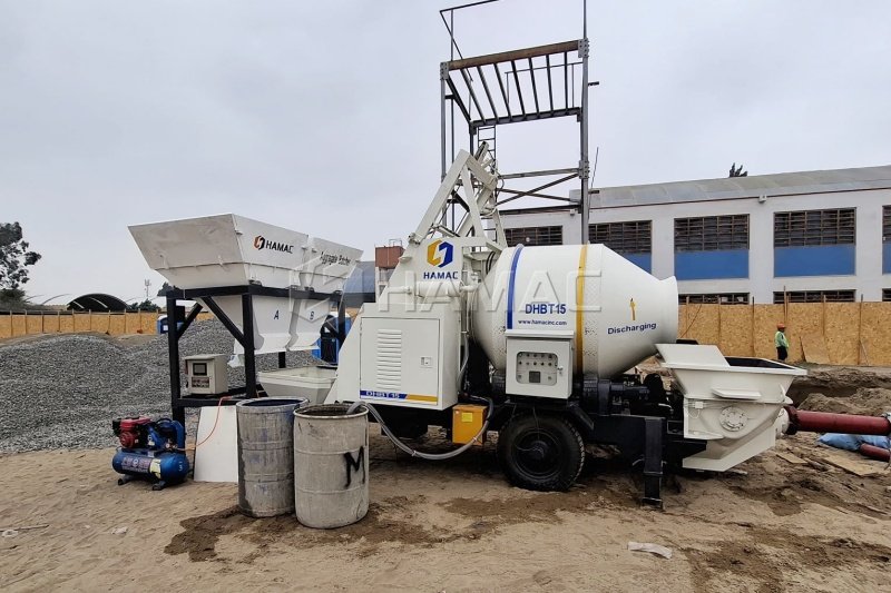 Hormigonera con bomba para colocación de concreto